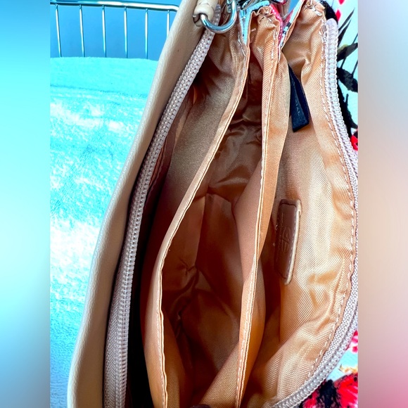 3 for The Price of 1 😁 ( Crossbody / Clutch Mini Bags ) 👝👛👜 - Picture 5 of 8